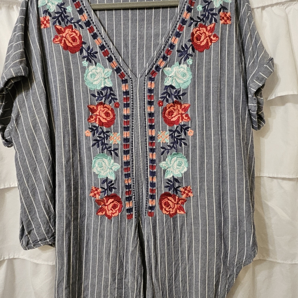 Entro embroidered top